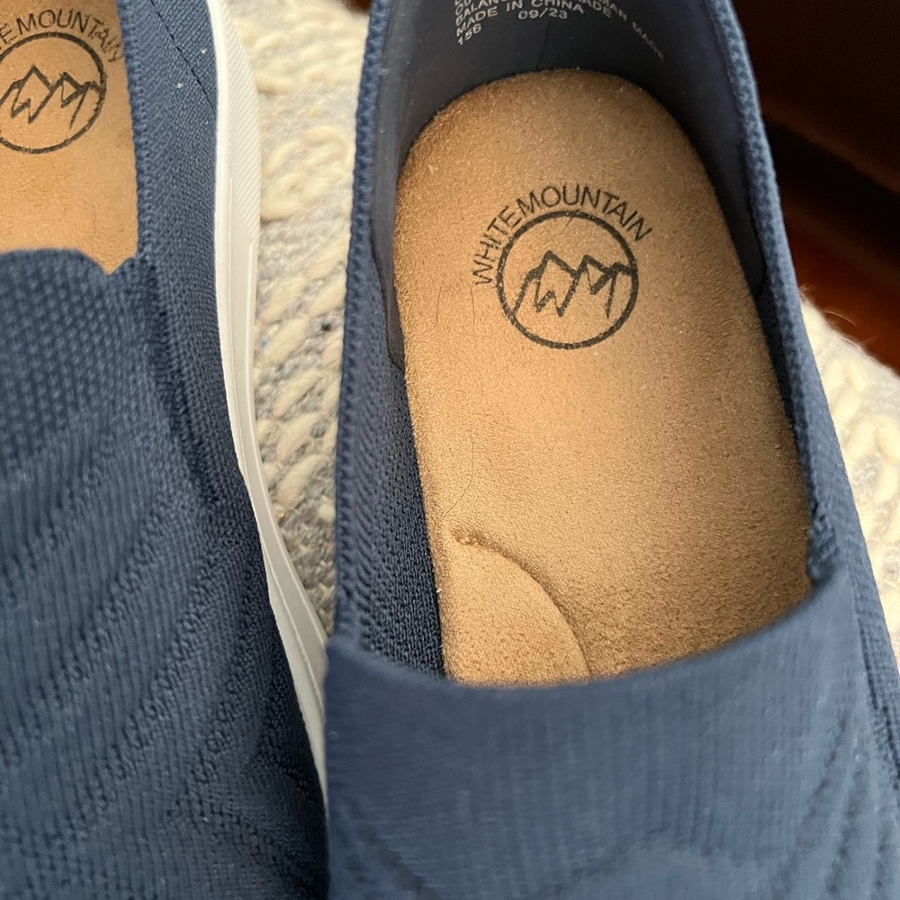 Women's Navy Slip-On White Mountain sneakers - Picture 6 of 6